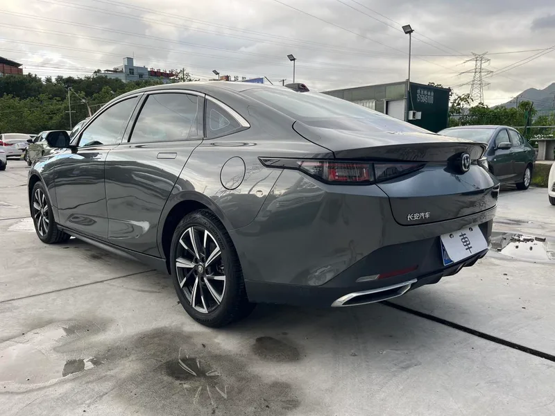 Changan Lamore 2023 1.5T GDI Tipo de lujo automático exterior foto 7 Changan Lamore 2023 1.5T GDI Tipo de lujo automático exterior foto 7