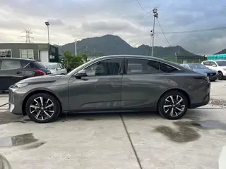 Changan Lamore 2023 1.5T GDI Tipo de lujo automático exterior foto 8 Changan Lamore 2023 1.5T GDI Tipo de lujo automático exterior foto 8