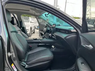 Changan Lamore 2023 1.5T GDI Tipo de lujo automático exterior foto 9 Changan Lamore 2023 1.5T GDI Tipo de lujo automático exterior foto 9