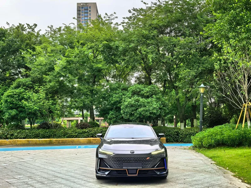 Changan UNI-V 2023 1.5T Sports version exterior photo 2 Changan UNI-V 2023 1.5T Sports version exterior photo 2