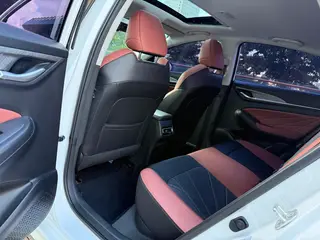 Changan Eado 2024 PLUS 1.4T DCT Versión de alta energía interior foto 8