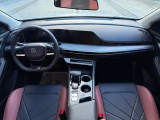 Changan Eado 2024 PLUS 1.4T DCT Versión de alta energía interior foto 9