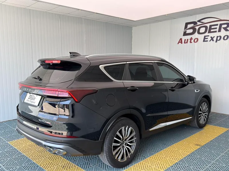 Jetour X70 PLUS 2023 1.5T DCT Brave person PLUS 5 seat exterior photo 3 Jetour X70 PLUS 2023 1.5T DCT Brave person PLUS 5 seat exterior photo 3