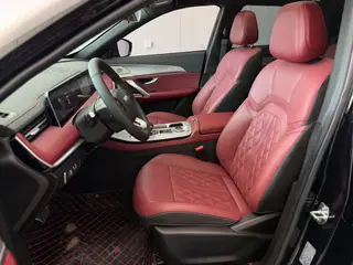 Jetour X70 PLUS 2023 1.5T DCT Brave person PLUS 5 seat interior photo 15 Jetour X70 PLUS 2023 1.5T DCT Brave person PLUS 5 seat interior photo 15