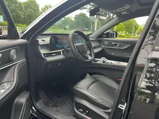 Chery Tiggo 8 Pro 2022 290T Versión Sky Dome con tracción en dos ruedas 5 Asiento exterior foto 4 Chery Tiggo 8 Pro 2022 290T Versión Sky Dome con tracción en dos ruedas 5 Asiento exterior foto 4