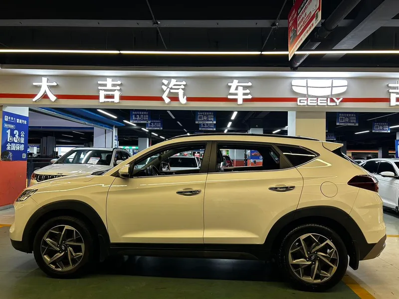 Hyundai Tucson 2019 280TGDi Dual-clutch two-drive fashion version Country VI exterior photo 4 Hyundai Tucson 2019 280TGDi Dual-clutch two-drive fashion version Country VI exterior photo 4