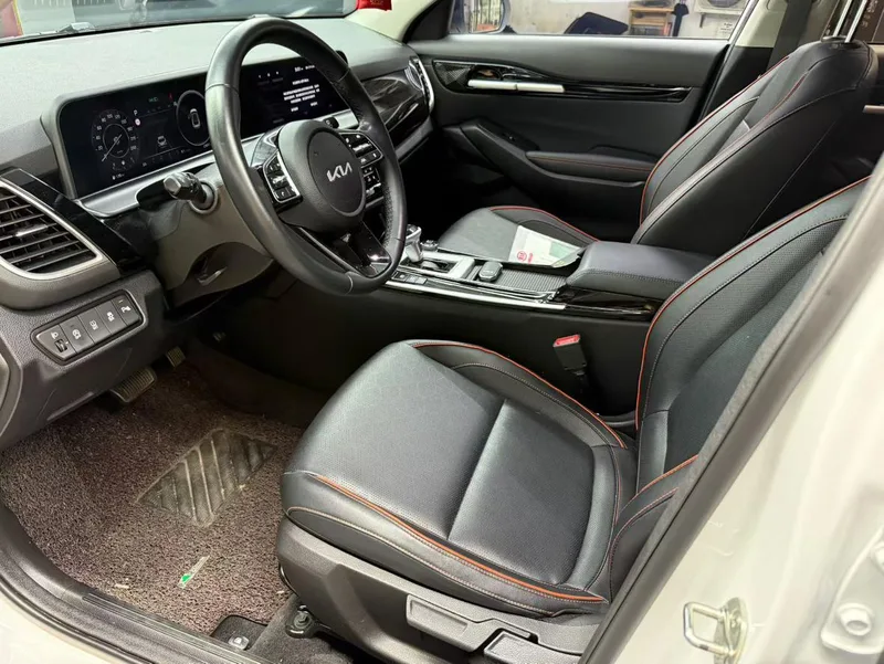 Kia Seltos 2023 1.5L IVT Premium Edition interior photo 9 Kia Seltos 2023 1.5L IVT Premium Edition interior photo 9
