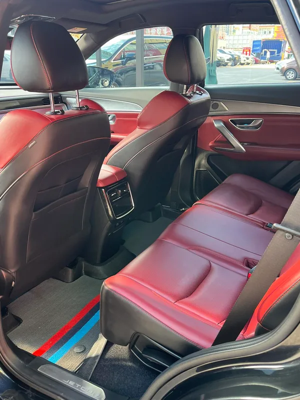 Jetour X70 PLUS 2021 1.6T DCT Tierra 5 Asiento interior foto 8 Jetour X70 PLUS 2021 1.6T DCT Tierra 5 Asiento interior foto 8