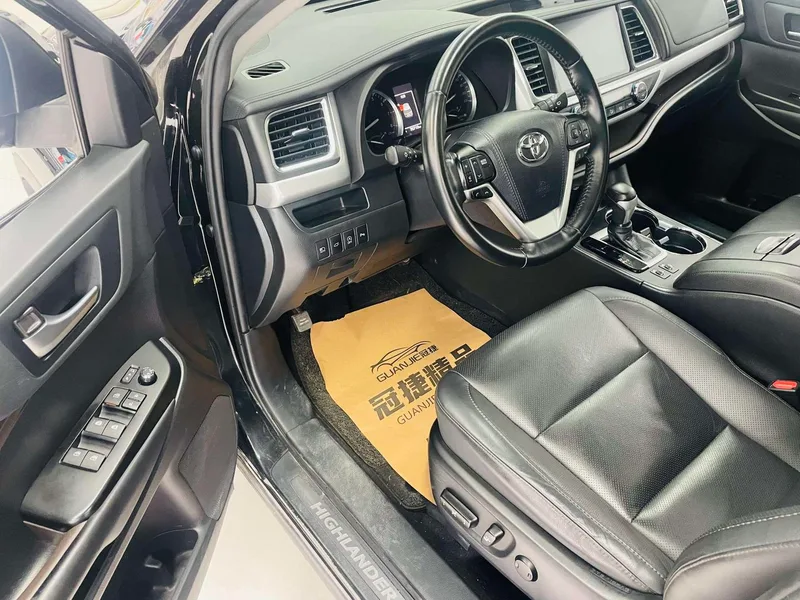 Toyota Highlander 2018 2.0T Four-wheel drive Premium Edition 7 seat Country VI exterior photo 5 Toyota Highlander 2018 2.0T Four-wheel drive Premium Edition 7 seat Country VI exterior photo 5