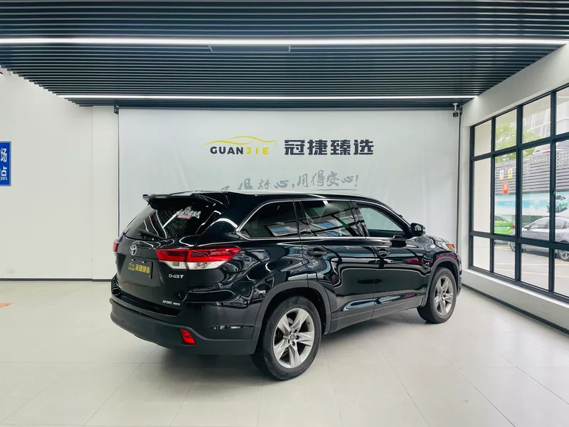 Toyota Highlander 2018 2.0T Four-wheel drive Premium Edition 7 seat Country VI interior photo 17 Toyota Highlander 2018 2.0T Four-wheel drive Premium Edition 7 seat Country VI interior photo 17