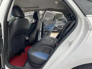 Geely Emgrand GL 2021 UP 1.4T CVT Collar type interior photo 11 Geely Emgrand GL 2021 UP 1.4T CVT Collar type interior photo 11