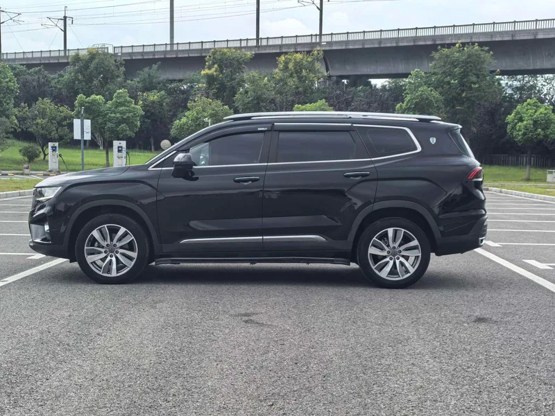 Geely Okavango 2022 1.8TD DCT De lujo exterior foto 3 Geely Okavango 2022 1.8TD DCT De lujo exterior foto 3