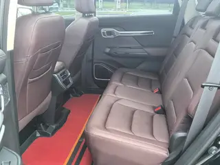 Geely Okavango 2022 1.8TD DCT De lujo interior foto 8 Geely Okavango 2022 1.8TD DCT De lujo interior foto 8