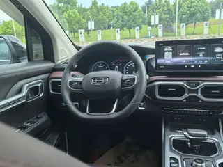Geely Okavango 2022 1.8TD DCT De lujo interior foto 10 Geely Okavango 2022 1.8TD DCT De lujo interior foto 10