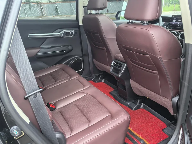 Geely Okavango 2022 1.8TD DCT De lujo interior foto 11 Geely Okavango 2022 1.8TD DCT De lujo interior foto 11