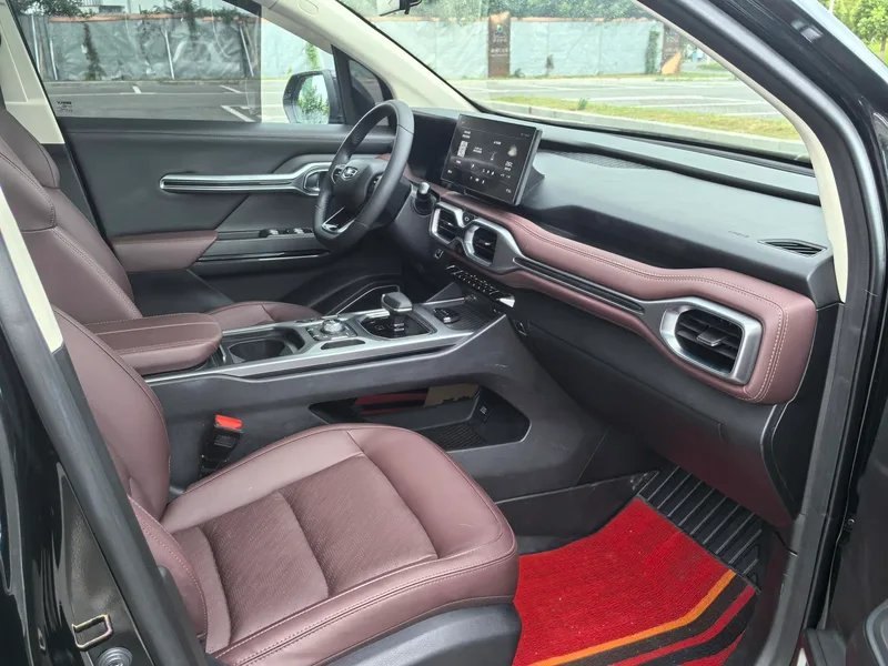 Geely Okavango 2022 1.8TD DCT De lujo interior foto 12 Geely Okavango 2022 1.8TD DCT De lujo interior foto 12