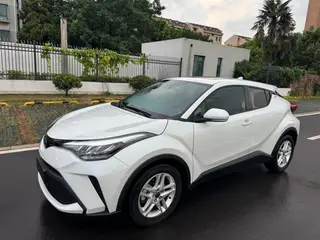 Toyota C-HR 2023 2.0L Комфорт-версия