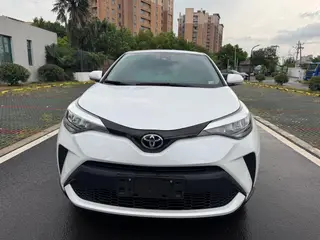 Toyota C-HR 2023 2.0L Versión cómoda exterior foto 2