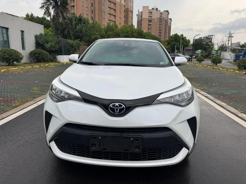Toyota C-HR 2023 2.0L Versión cómoda exterior foto 2