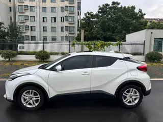 Toyota C-HR 2023 2.0L Versión cómoda exterior foto 3