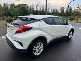 Toyota C-HR 2023 2.0L Versión cómoda exterior foto 5