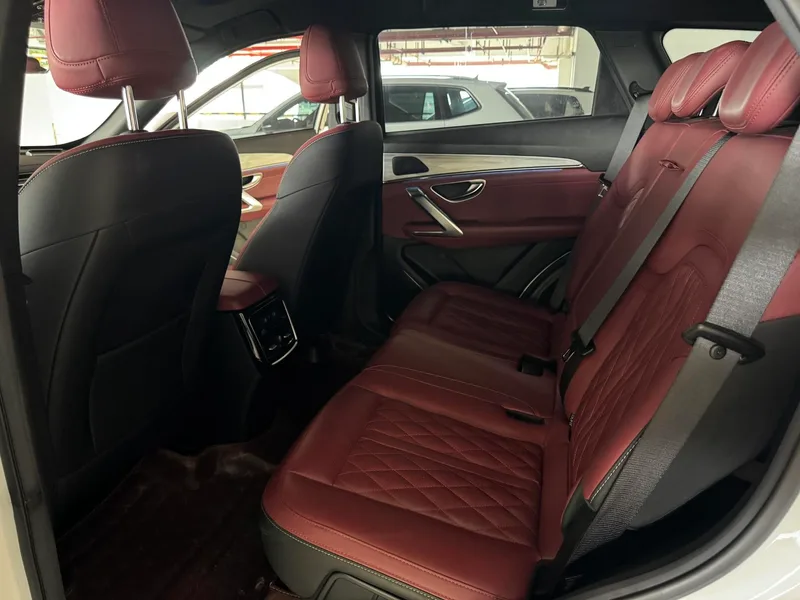 Jetour X70 PLUS 2023 Versión de superación personal 1.5T DCT Superación personal PRO+ 7 Asiento interior foto 10 Jetour X70 PLUS 2023 Versión de superación personal 1.5T DCT Superación personal PRO+ 7 Asiento interior foto 10