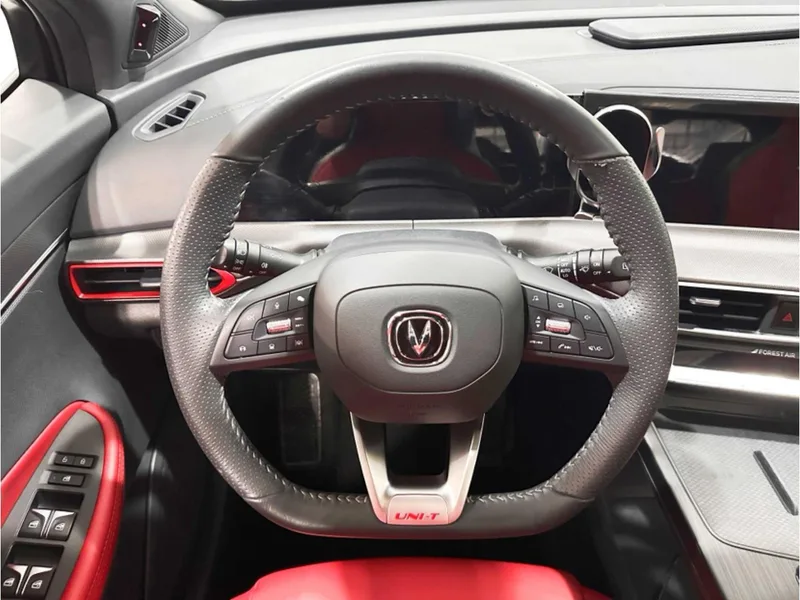 Changan UNI-T 2020 1.5T Modelo insignia exterior foto 7