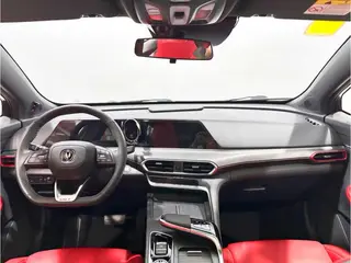 Changan UNI-T 2020 1.5T Modelo insignia interior foto 10