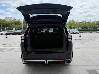 Jetour X70 PLUS 2025 1.5T 6DCT The perfect edition 7 seat interior photo 11 Jetour X70 PLUS 2025 1.5T 6DCT The perfect edition 7 seat interior photo 11