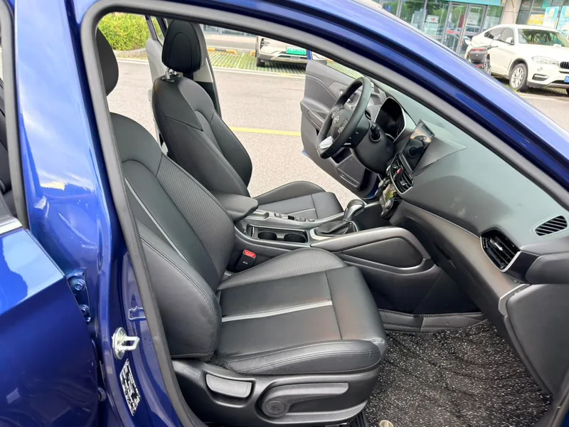 Hyundai Lafesta 2019 280TGDi Edición Smart Speed País VI interior foto 13