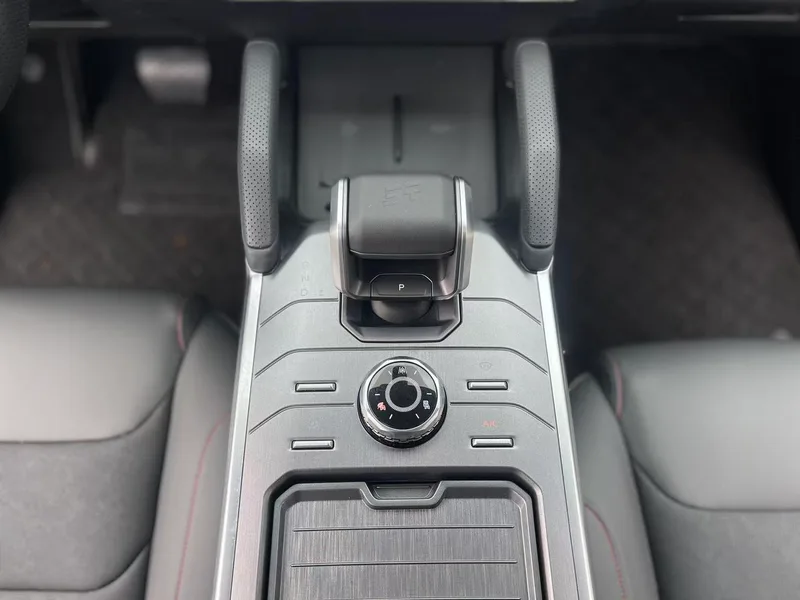 Jetour T2 2023 1.5TD Dos tracciones Discover PRO interior foto 14 Jetour T2 2023 1.5TD Dos tracciones Discover PRO interior foto 14
