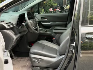 Toyota Sienna 2023 Reforma Doble motor 2.5L Versión de lujo interior foto 10