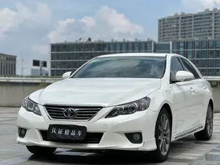 Toyota Reiz 2012 2.5V Элитная версия стиля