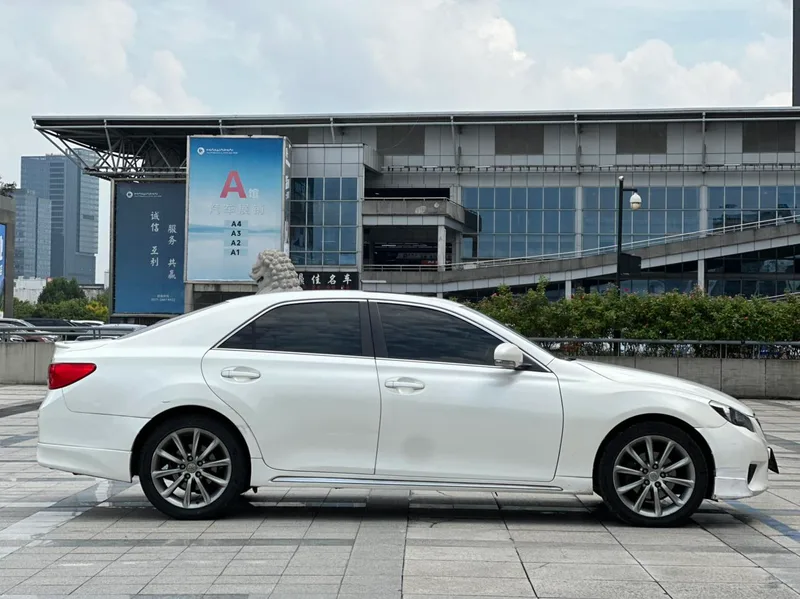 Toyota Reiz 2012 2.5V Comportamiento Elite Hyun Edition exterior foto 8