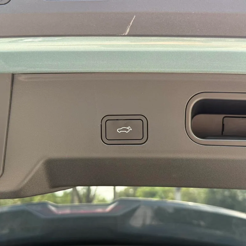 Geely Boyue L 2025 Quatrième génération 1.5TD DCT Splendid extérieur photo 8 Geely Boyue L 2025 Quatrième génération 1.5TD DCT Splendid extérieur photo 8