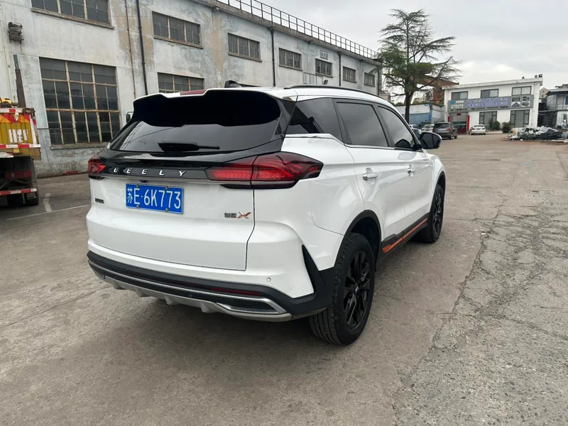 Geely Boyue 2022 Boyue X 1.8TD DCT Zhizun type exterior photo 4 Geely Boyue 2022 Boyue X 1.8TD DCT Zhizun type exterior photo 4