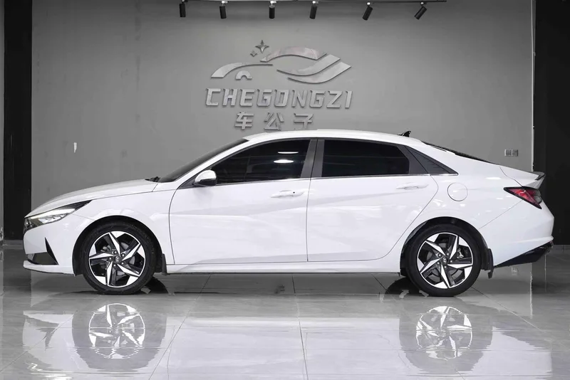 Hyundai Elantra 2021 240TGDi DCT LUX Premium Edition exterior photo 6 Hyundai Elantra 2021 240TGDi DCT LUX Premium Edition exterior photo 6