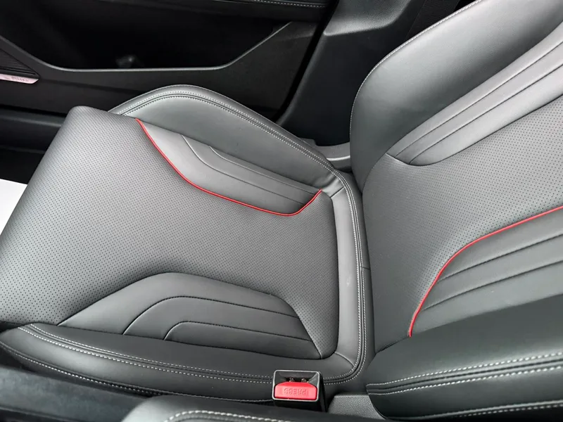 Geely Binrui 2022 Binrui COOL 1.5T DCT Versión Thunder interior foto 16 Geely Binrui 2022 Binrui COOL 1.5T DCT Versión Thunder interior foto 16