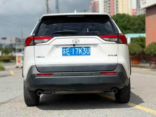 Toyota RAV4 2023 2.0L CVT Versión urbana de tracción en dos ruedas exterior foto 3
