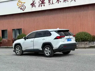 Toyota RAV4 2023 2.0L CVT Versión urbana de tracción en dos ruedas exterior foto 5
