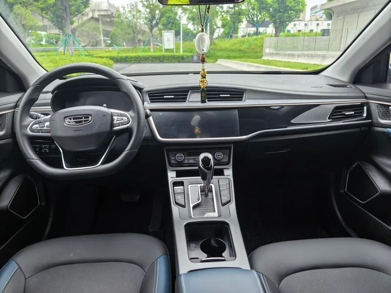 Geely Emgrand GL 2020 1.4T CVT De lujo exterior foto 4 Geely Emgrand GL 2020 1.4T CVT De lujo exterior foto 4