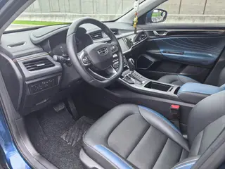 Geely Emgrand GL 2020 1.4T CVT De lujo interior foto 6 Geely Emgrand GL 2020 1.4T CVT De lujo interior foto 6