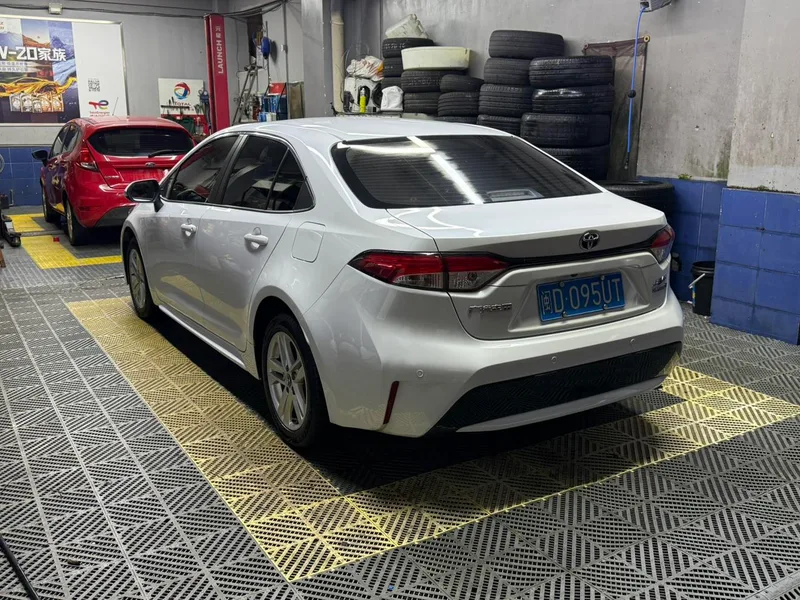 Toyota Levin 2022 Doble motor 1.8H E-CVT Edición de lujo exterior foto 4 Toyota Levin 2022 Doble motor 1.8H E-CVT Edición de lujo exterior foto 4