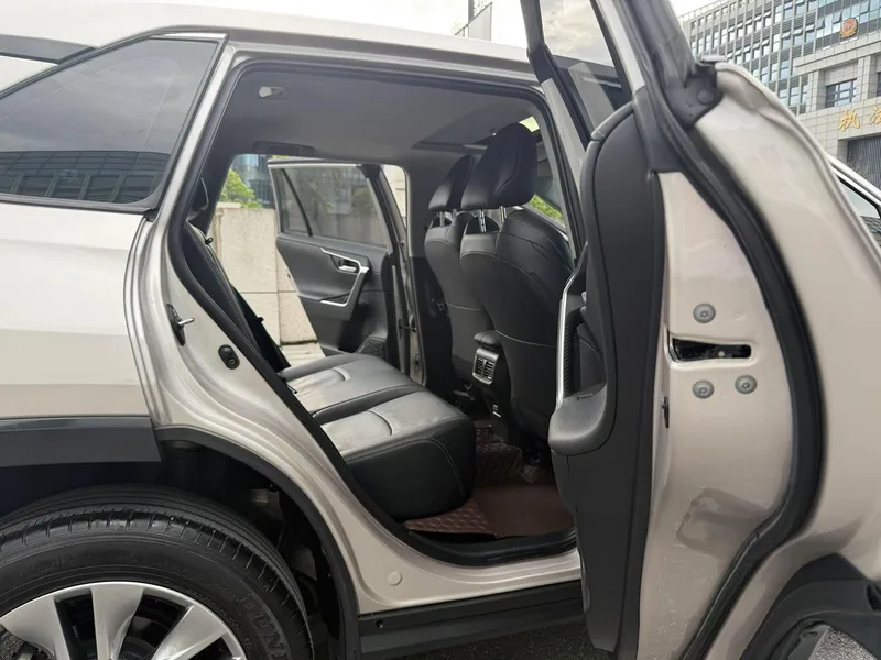Toyota Wildlander 2022 2.0L Tracción a dos ruedas de lujo PLUS Edición exterior foto 4 Toyota Wildlander 2022 2.0L Tracción a dos ruedas de lujo PLUS Edición exterior foto 4