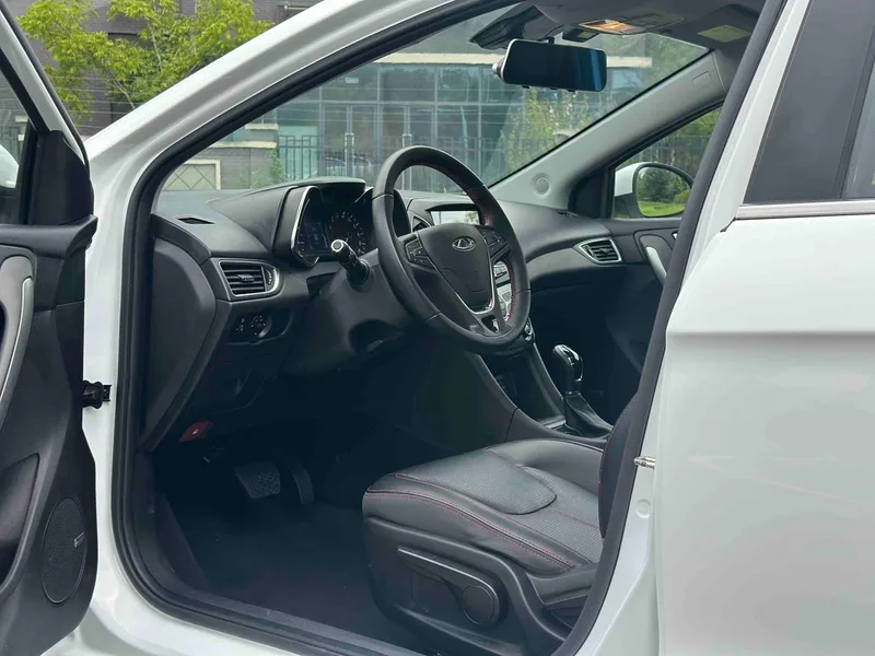 Chery Arrizo 5 2017 1.5L CVT Edición de lujo exterior foto 4