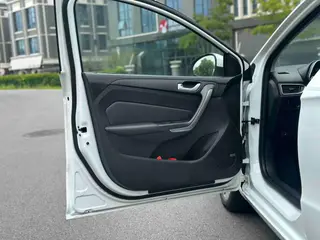 Chery Arrizo 5 2017 1.5L CVT Edición de lujo interior foto 10