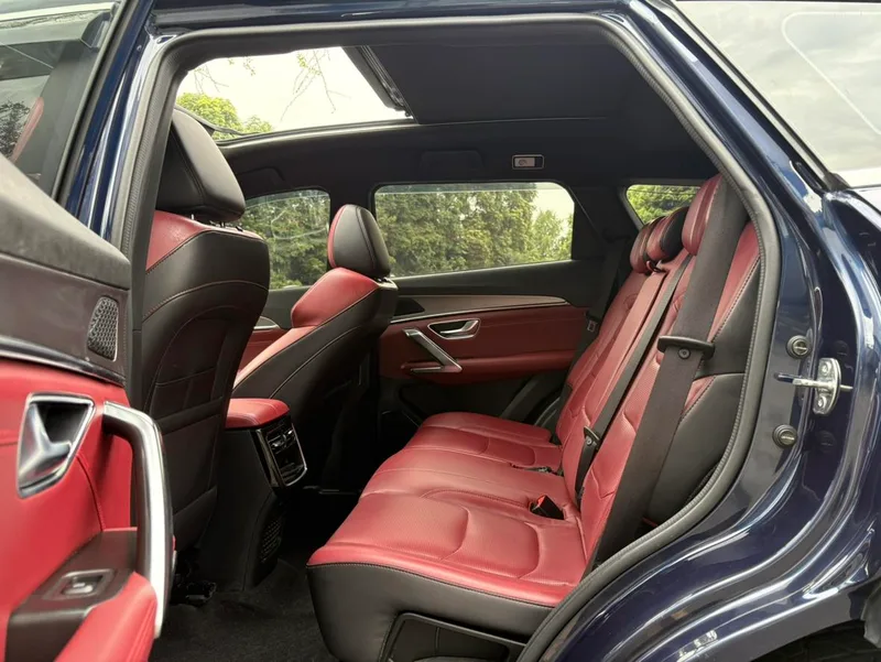 Jetour X70 PLUS 2022 1.5T CVT Montaña 7 Asiento interior foto 10 Jetour X70 PLUS 2022 1.5T CVT Montaña 7 Asiento interior foto 10