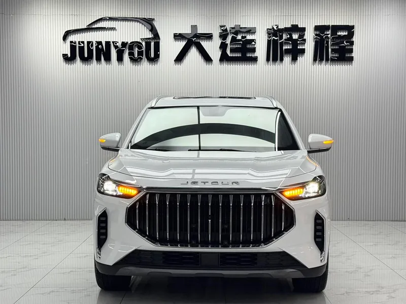 Jetour X70 PLUS 2023 1.5T DCT Valiente PLUS 5 Asiento exterior foto 2 Jetour X70 PLUS 2023 1.5T DCT Valiente PLUS 5 Asiento exterior foto 2
