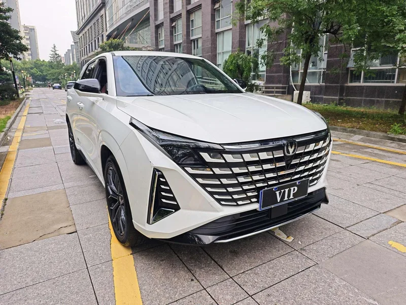 Changan UNI-Z 2025 Wisdom of the New Blue Whale 500Bar PRO exterior photo 3 Changan UNI-Z 2025 Wisdom of the New Blue Whale 500Bar PRO exterior photo 3
