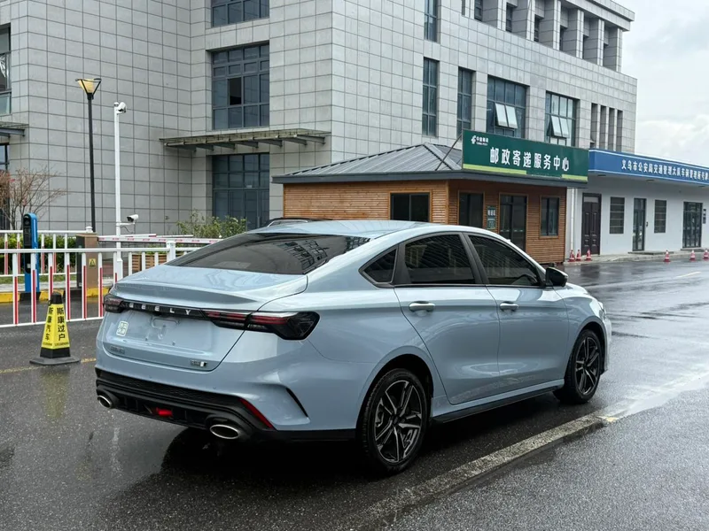 Geely Binrui 2024 Binrui COOL 1.5T DCT Edición Dragón exterior foto 6 Geely Binrui 2024 Binrui COOL 1.5T DCT Edición Dragón exterior foto 6